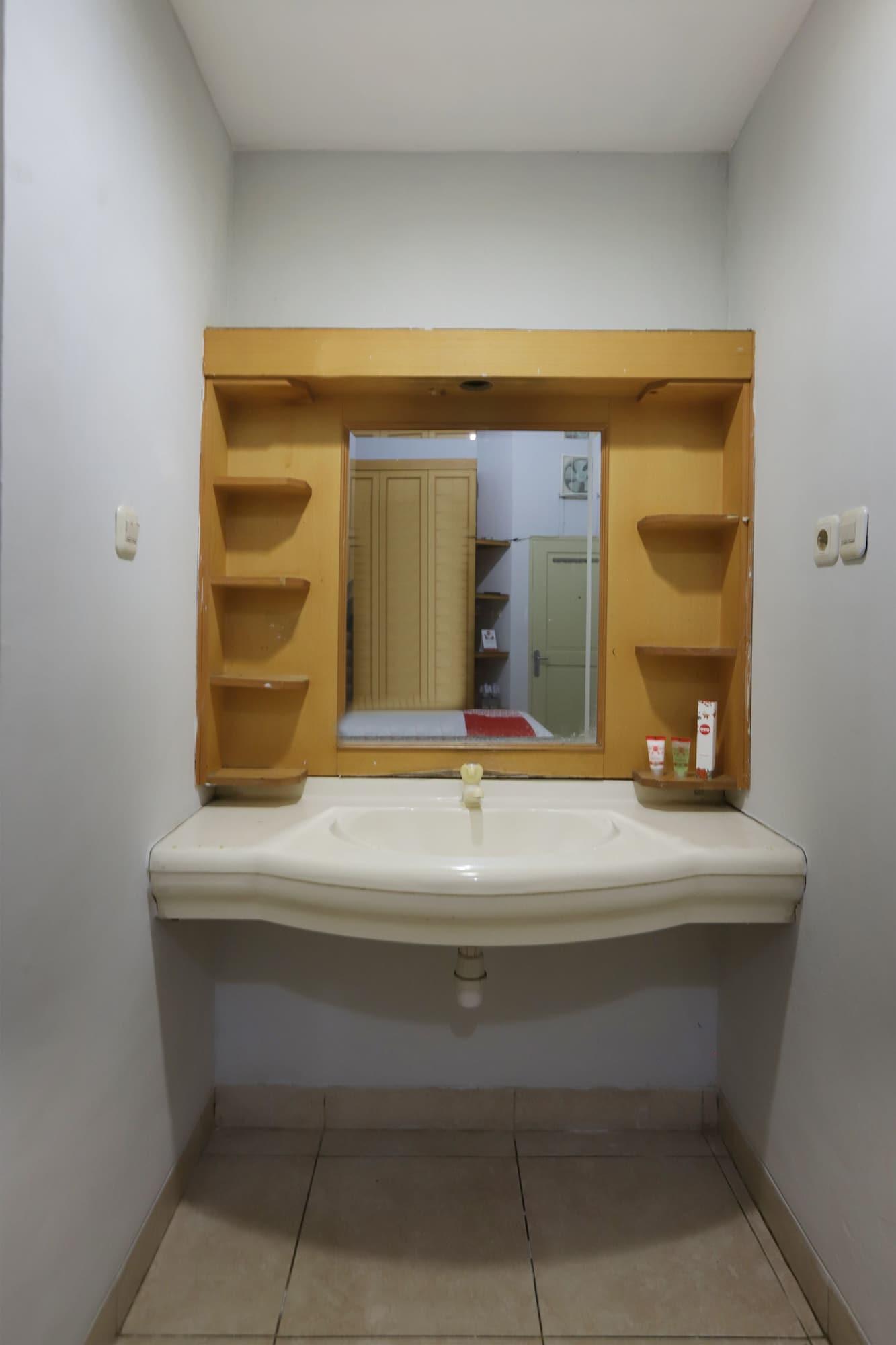 Capital O 297 45 Residence Cakarta Dış mekan fotoğraf