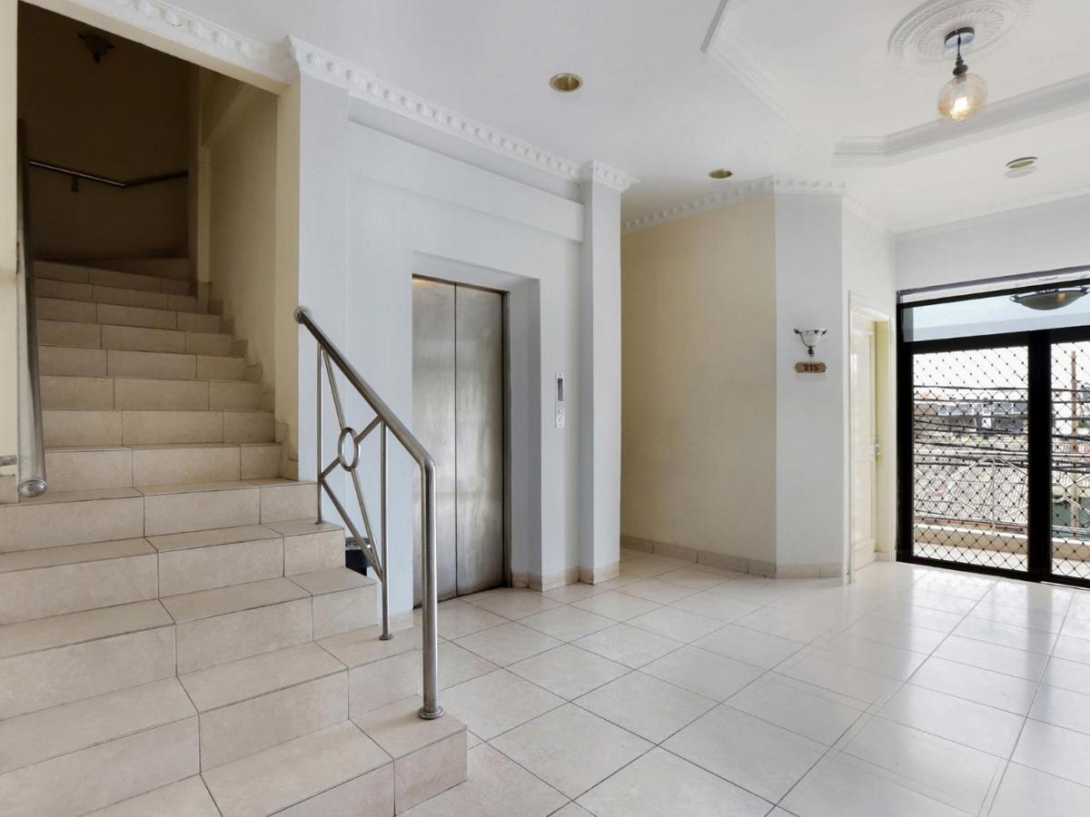 Capital O 297 45 Residence Cakarta Dış mekan fotoğraf